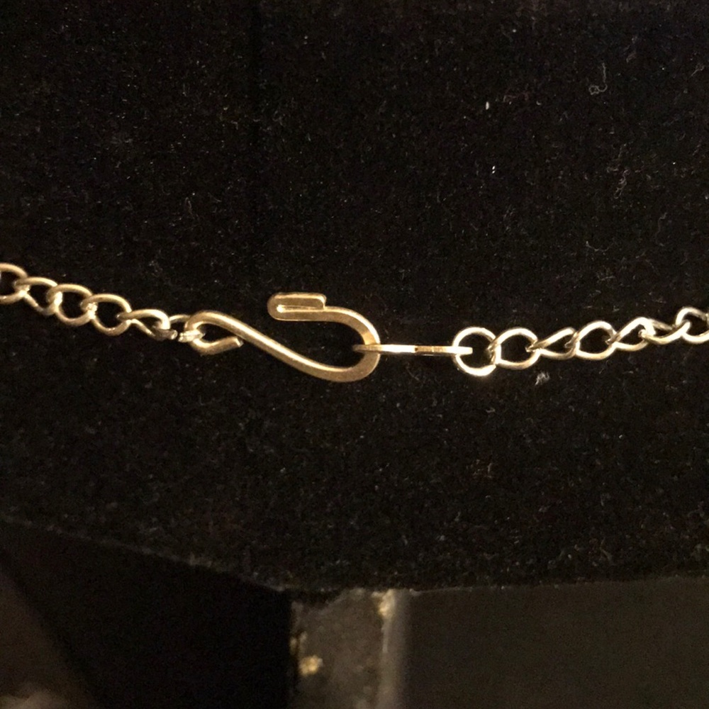 ⬇️🛍🎉2/$30 gray faux pearl and Swarovski crystal - Picture 4 of 4